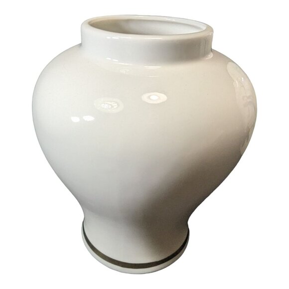 Vintage Set of 2 JAY Fine China Porcelain Vase Set With Bluebirds & Floral Motif - Picture 4 of 13